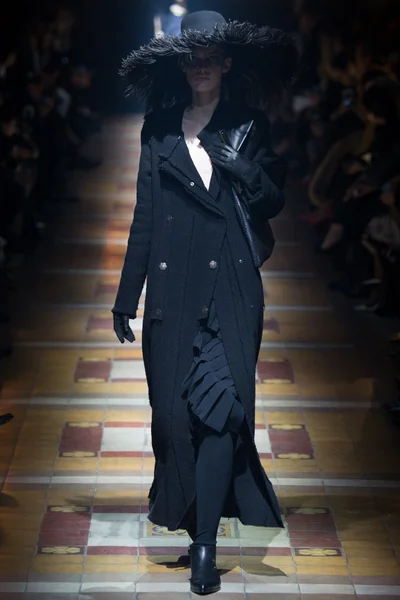 Look 30